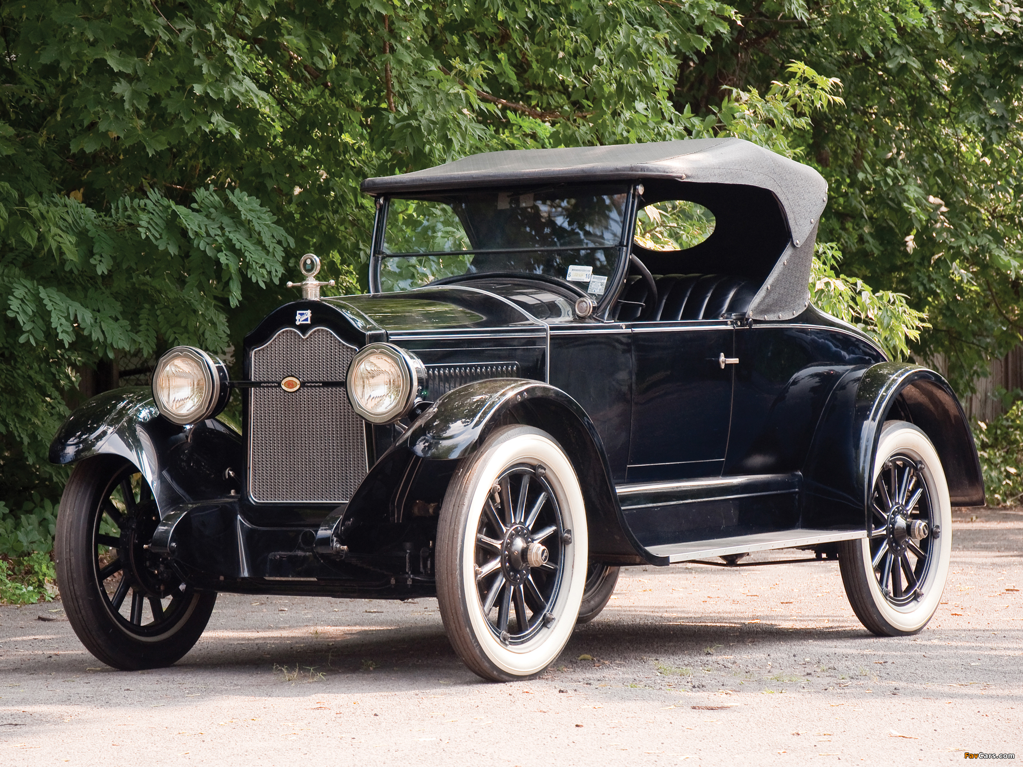 Photos of Buick Model 24-34 Roadster 1924 (2048 x 1536)