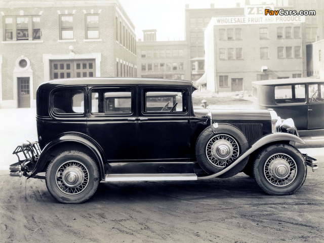 Images of Buick Series 40 4-door Sedan (30-47) 1930 (640 x 480)