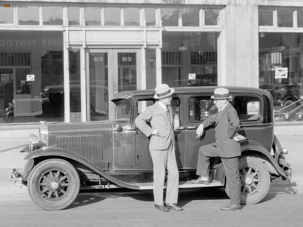 Photos of Buick Series 50 4-door Sedan (8-57) 1931 (1280 x 960)