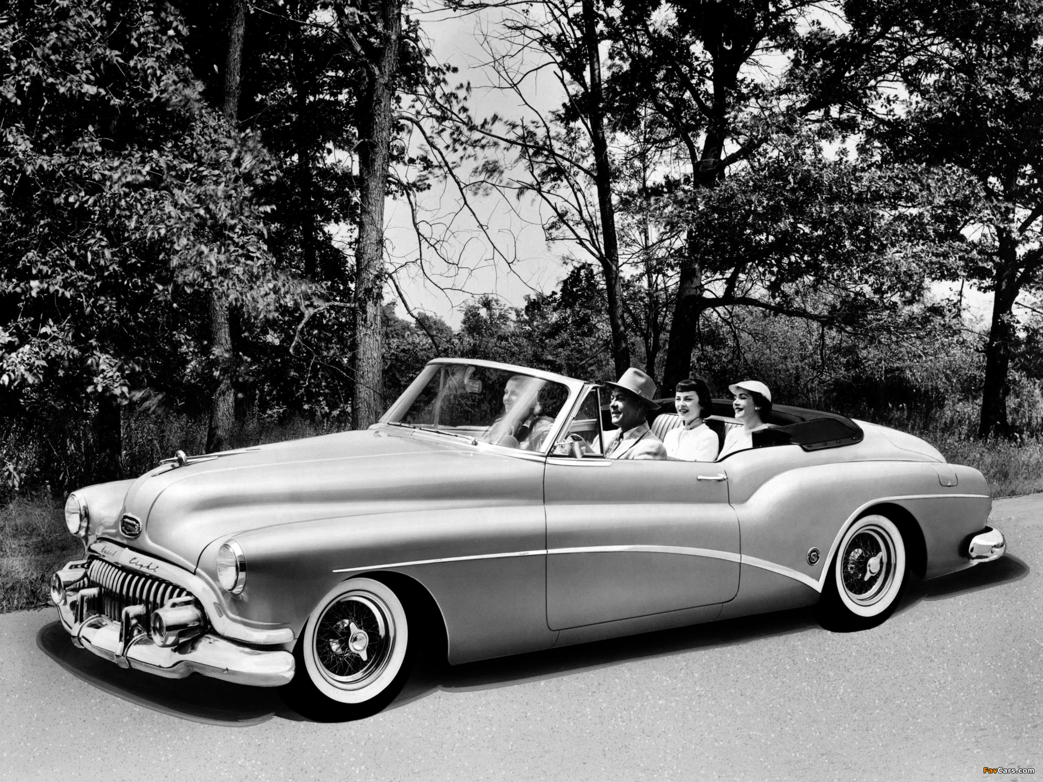 Photos of Buick Skylark 1952 (2048 x 1536)