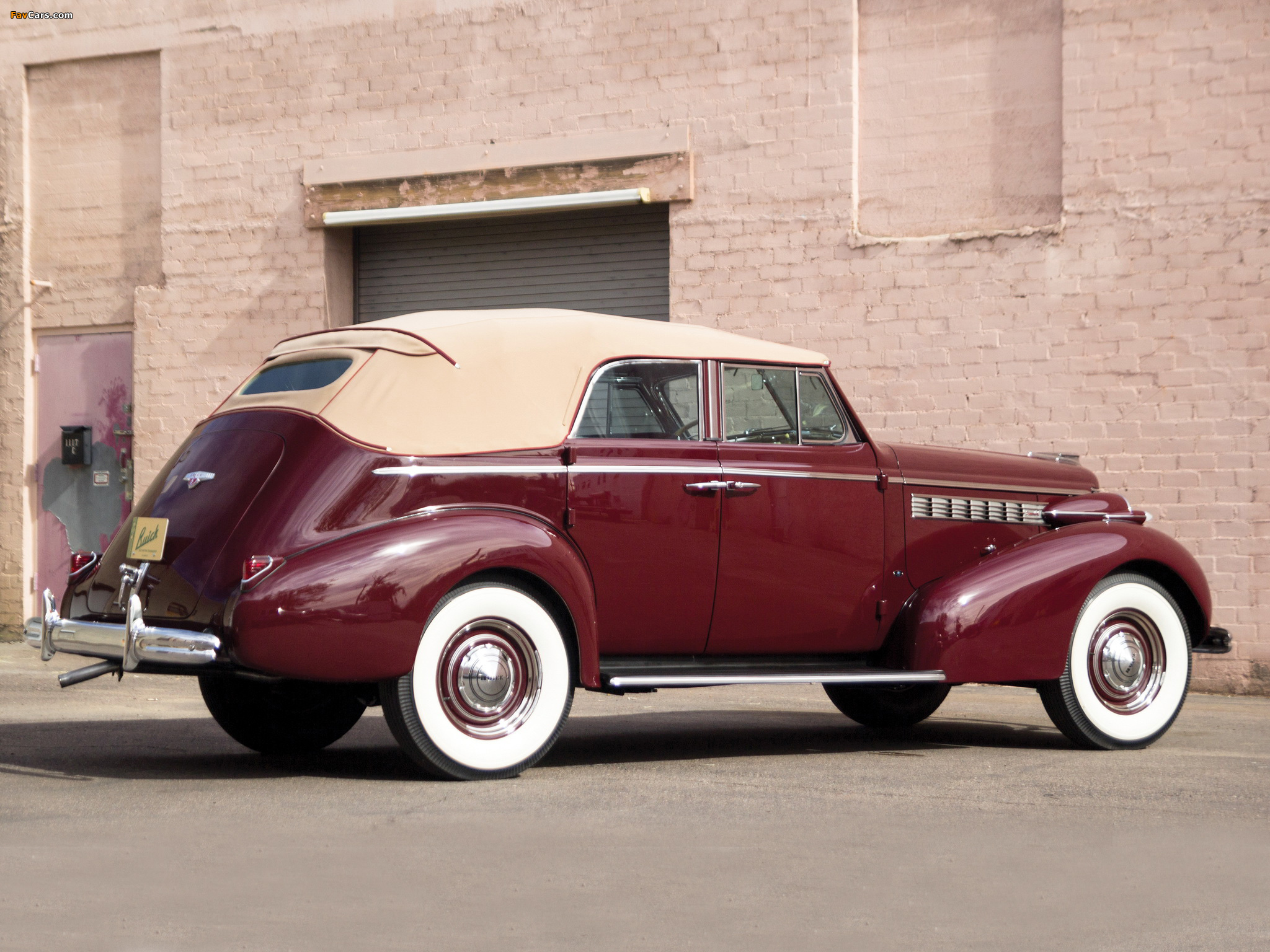 Photos of Buick Special Convertible Phaeton (38-40C) 1938 (2048 x 1536)