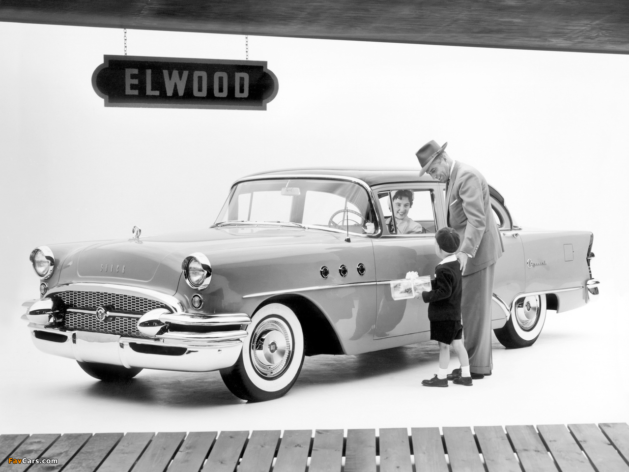 Photos of Buick Special 4-door Sedan (41-4469) 1955 (1280 x 960)