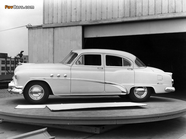 Pictures of Buick Special Deluxe Tourback Sedan (41D-4369D) 1952 (640 x 480)
