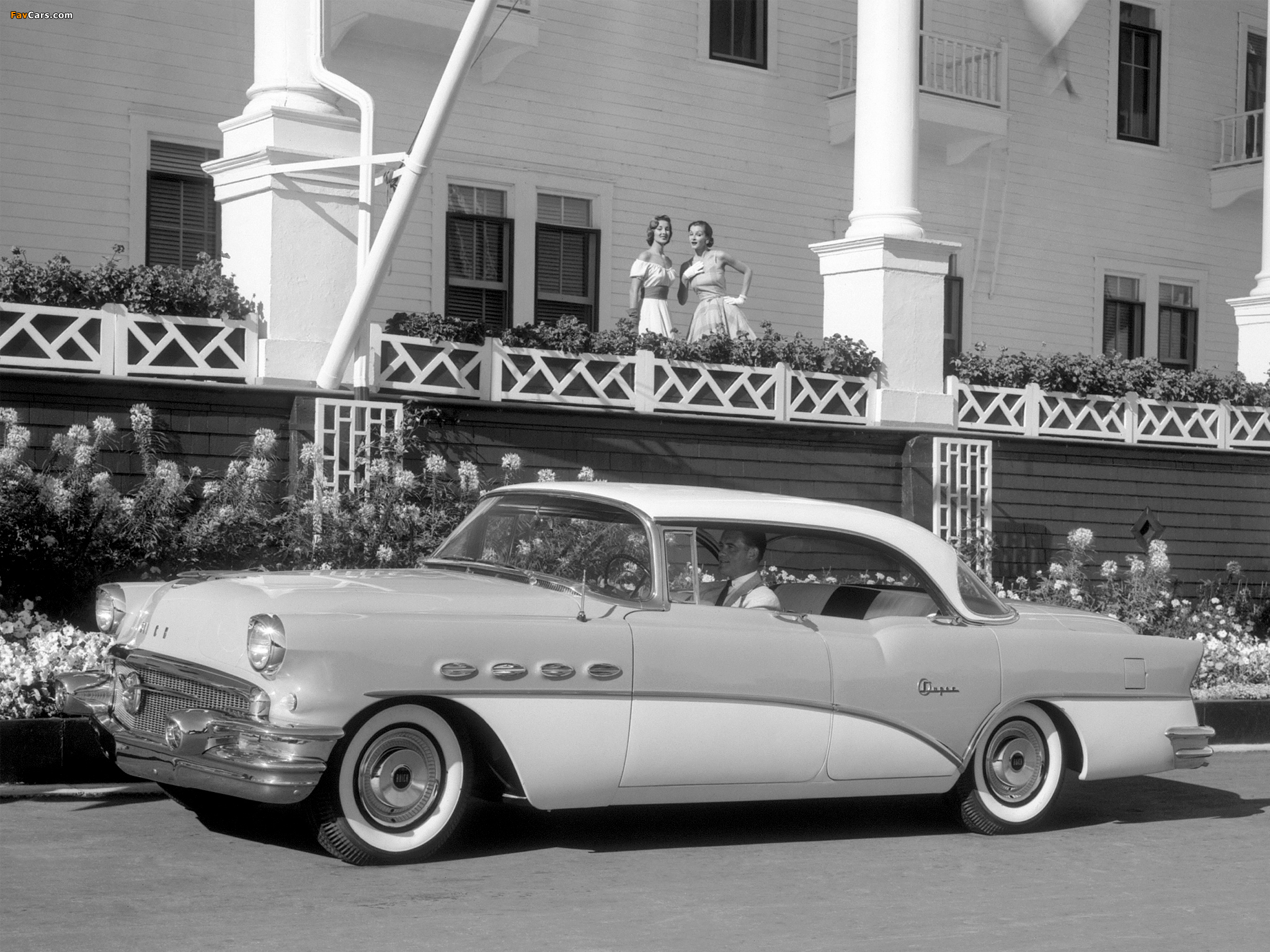 Images of Buick Super 4-door Riviera Hardtop (53-4539) 1956 (2048 x 1536)