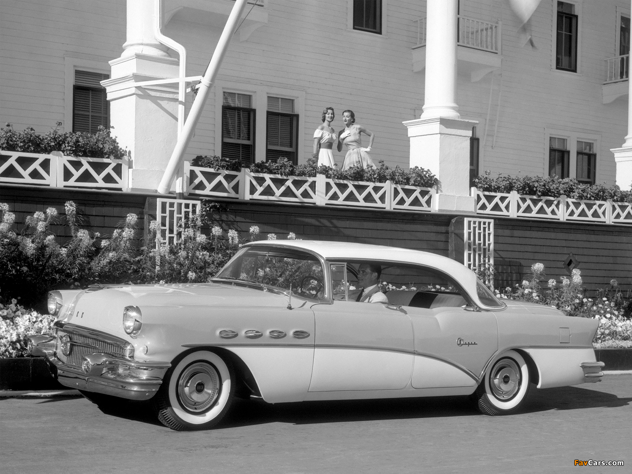 Images of Buick Super 4-door Riviera Hardtop (53-4539) 1956 (1280 x 960)