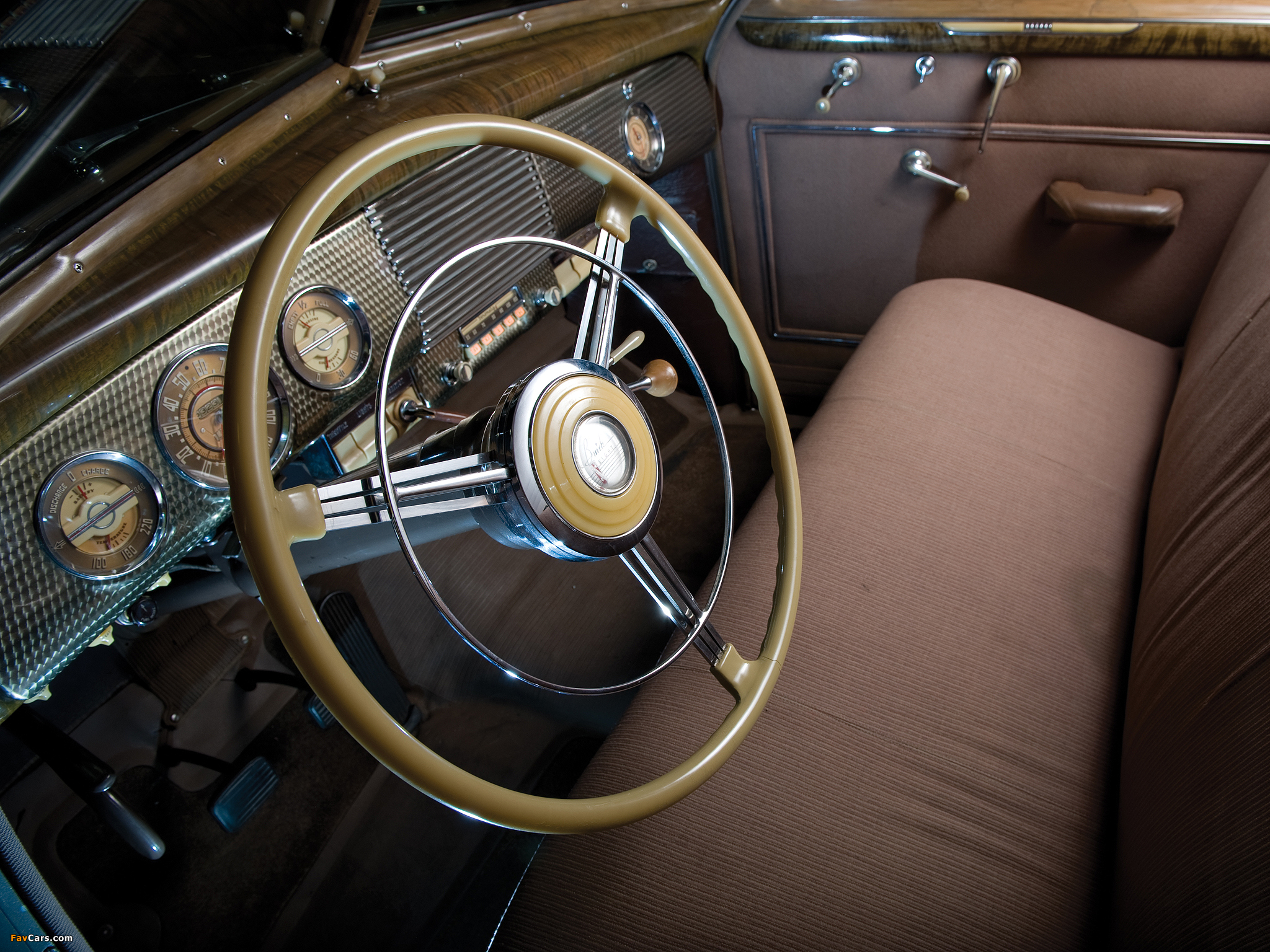 Pictures of Buick Super Eight 4-door Sedan 1940–42 (2048 x 1536)