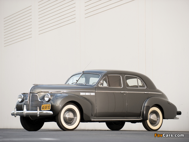 Pictures of Buick Super Eight 4-door Sedan 1940–42 (640 x 480)