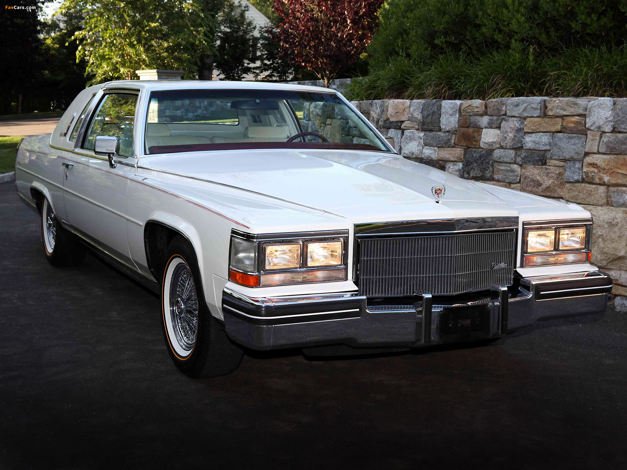 Cadillac Fleetwood Brougham dElegance Coupe 1982–85 images (2048 x 1536)