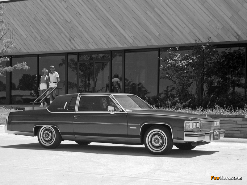 Cadillac Fleetwood Brougham dElegance Coupe 1982–85 pictures (800 x 600)