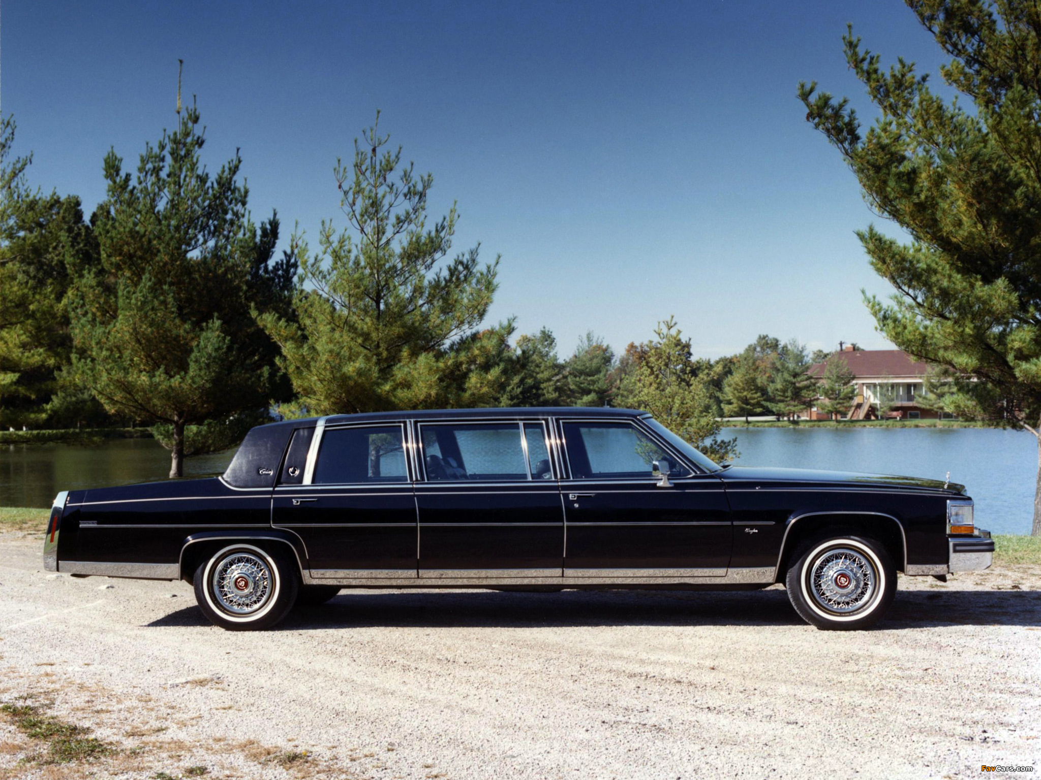 Images of Cadillac Brougham Limousine by Eureka 1988 (2048 x 1536)