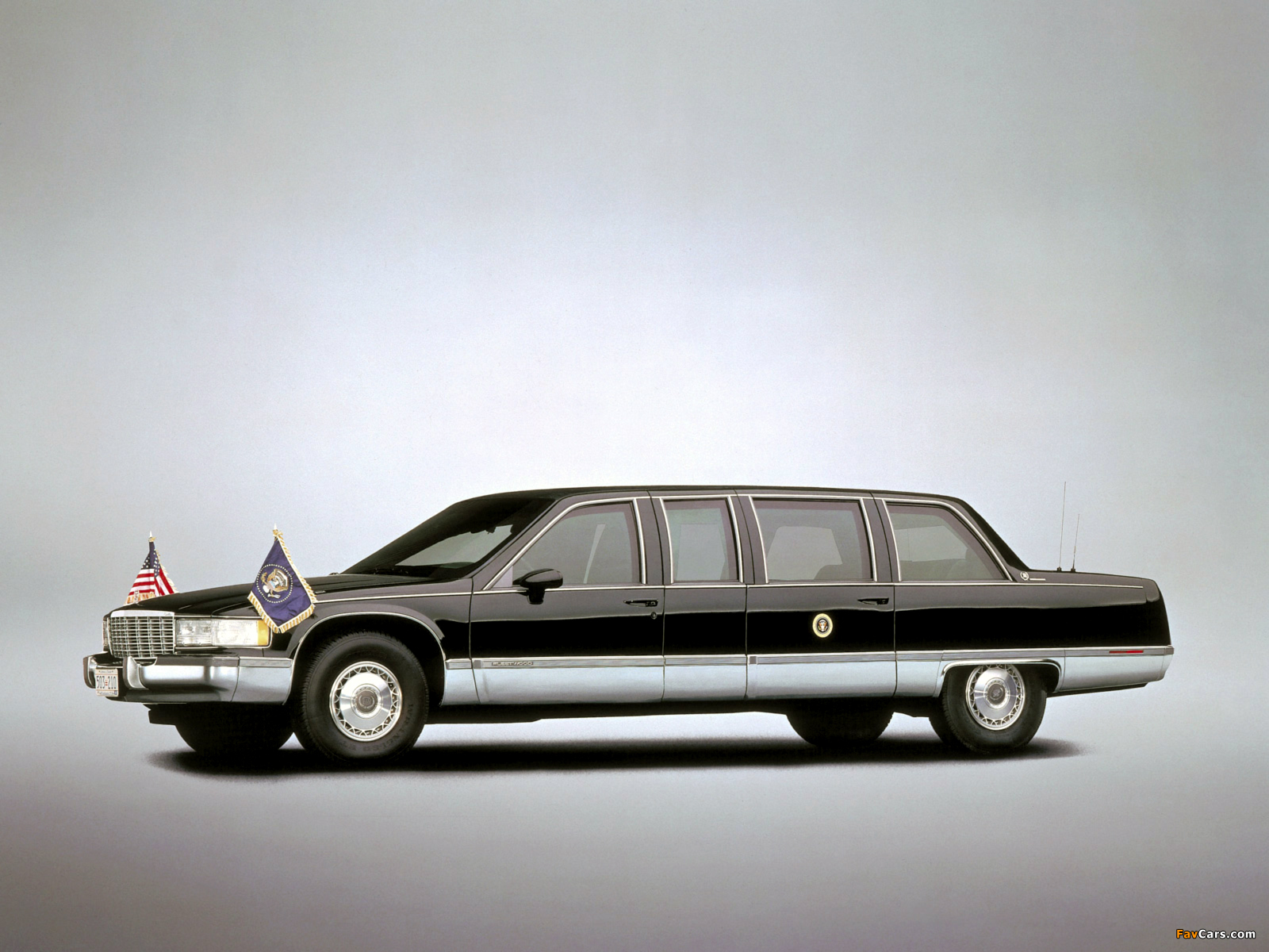 Photos of Cadillac Fleetwood Brougham Presidential 1993 (1600 x 1200)