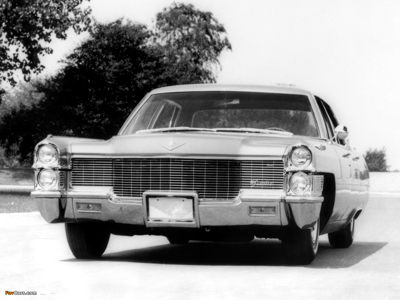 Pictures of Cadillac Calais Sedan 1965 (1280 x 960)