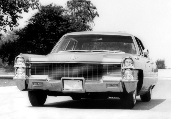 Pictures of Cadillac Calais Sedan 1965