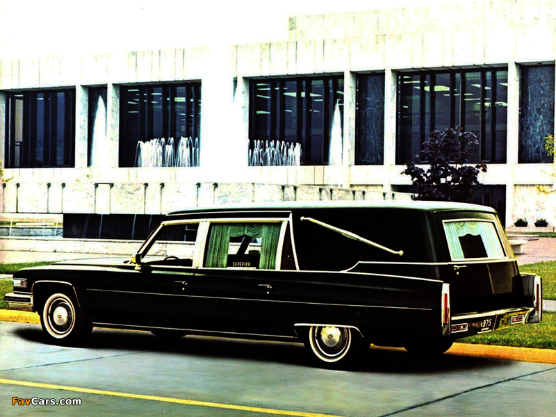 Cadillac Superior Sovereign Landaulet (F90/Z) 1975 wallpapers (800 x 600)