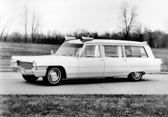 Pictures of Cadillac Sayers & Scovill Parkway Ambulance (69890Z) 1965