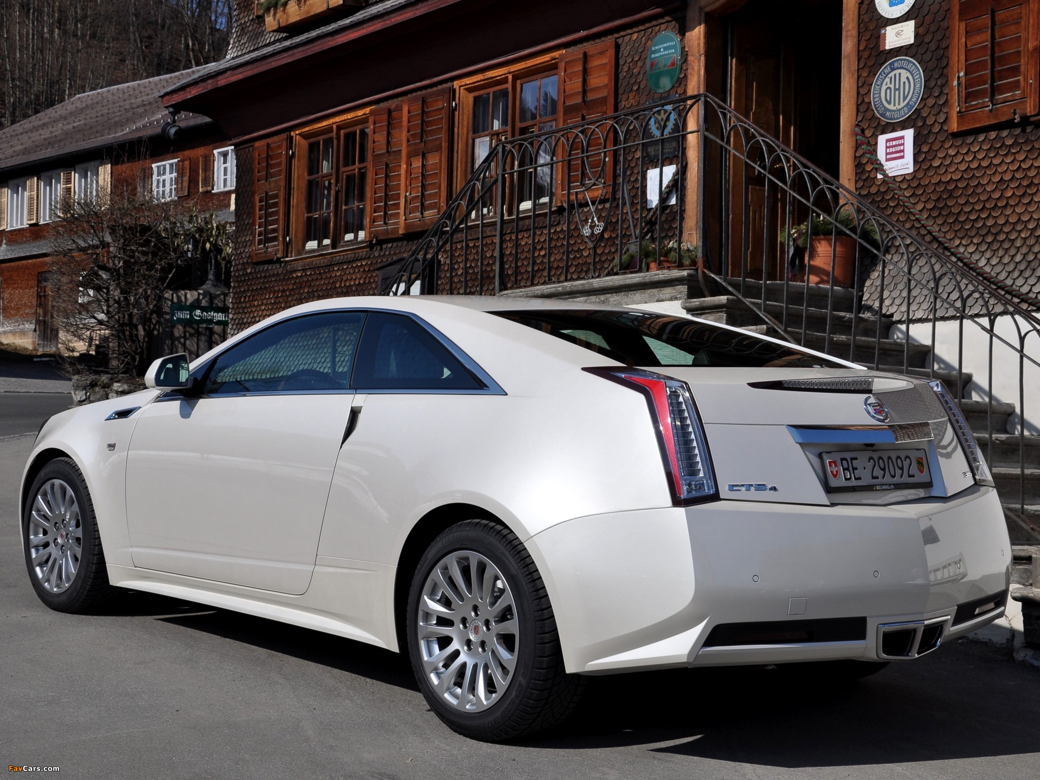 Cadillac CTS Coupe 2010 photos (2048 x 1536)