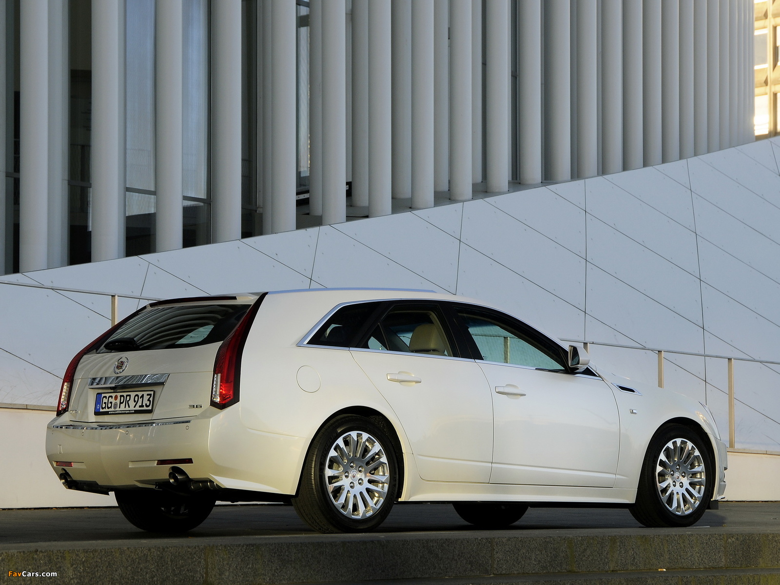 Cadillac CTS Sport Wagon EU-spec 2010 pictures (1600 x 1200)