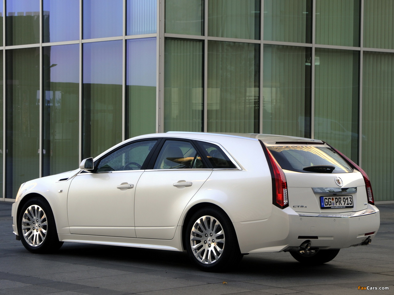 Cadillac CTS Sport Wagon EU-spec 2010 pictures (1280 x 960)