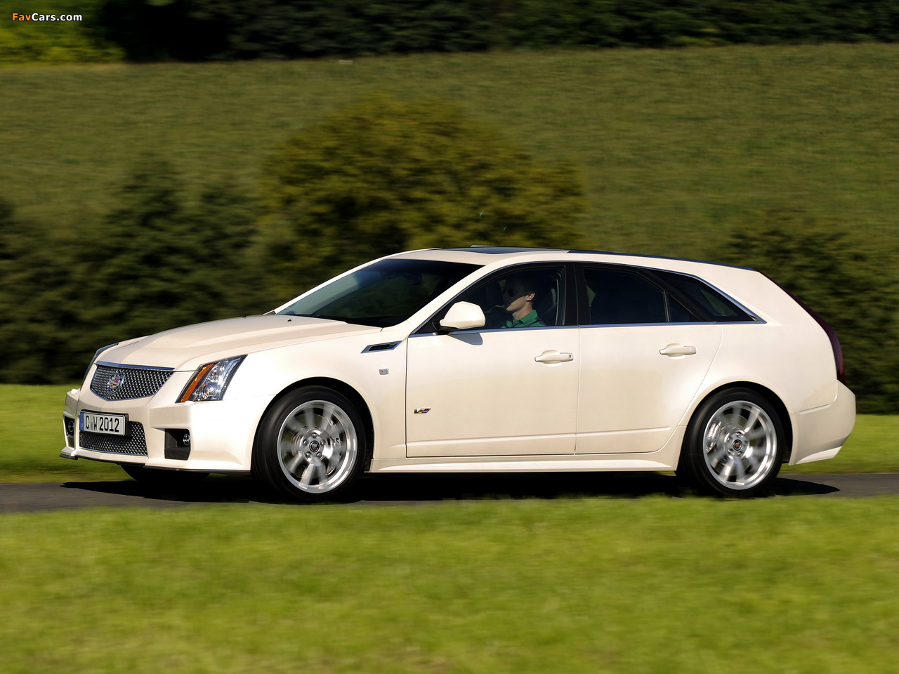 Cadillac CTS-V Sport Wagon EU-spec 2010 pictures (1280 x 960)