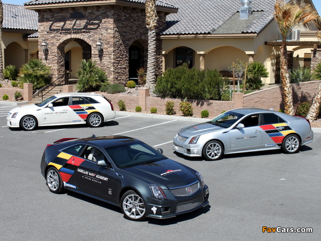 Images of Cadillac CTS (640 x 480)