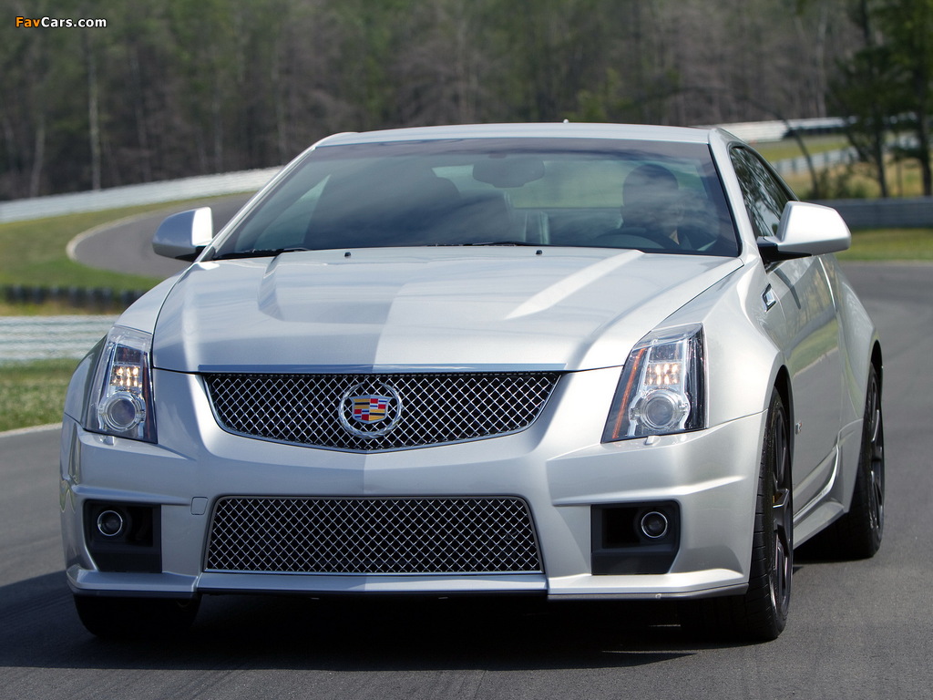 Images of Cadillac CTS-V Coupe 2010 (1024 x 768)