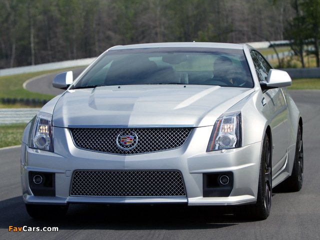 Images of Cadillac CTS-V Coupe 2010 (640 x 480)