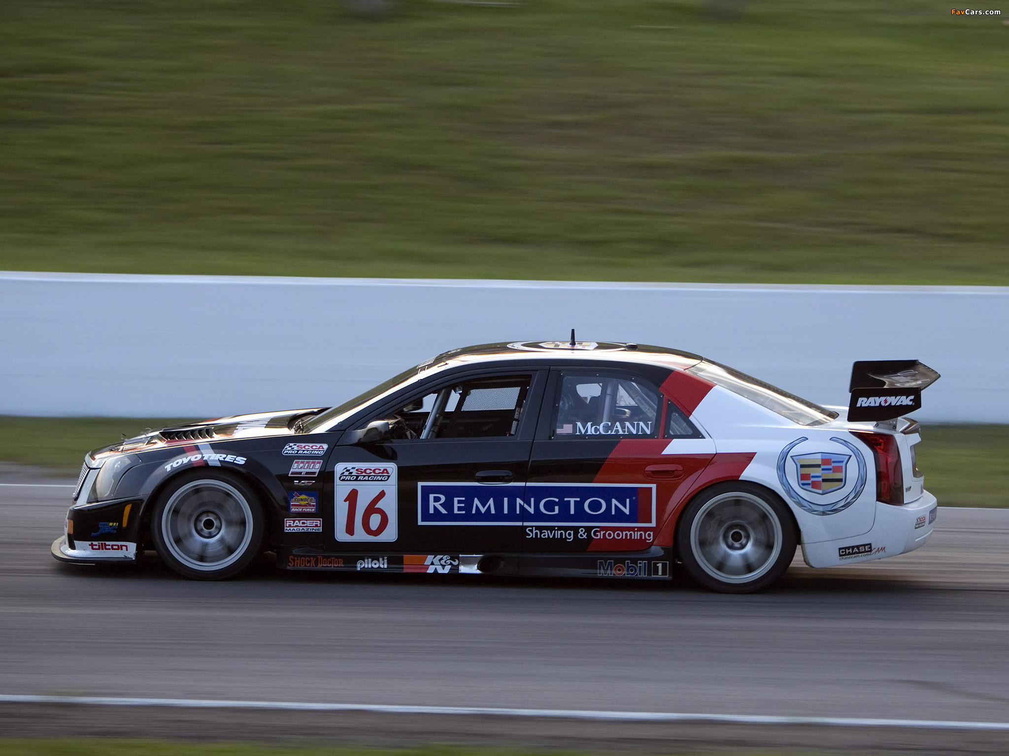 Photos of Cadillac CTS-V Race Car 2005–07 (2048 x 1536)