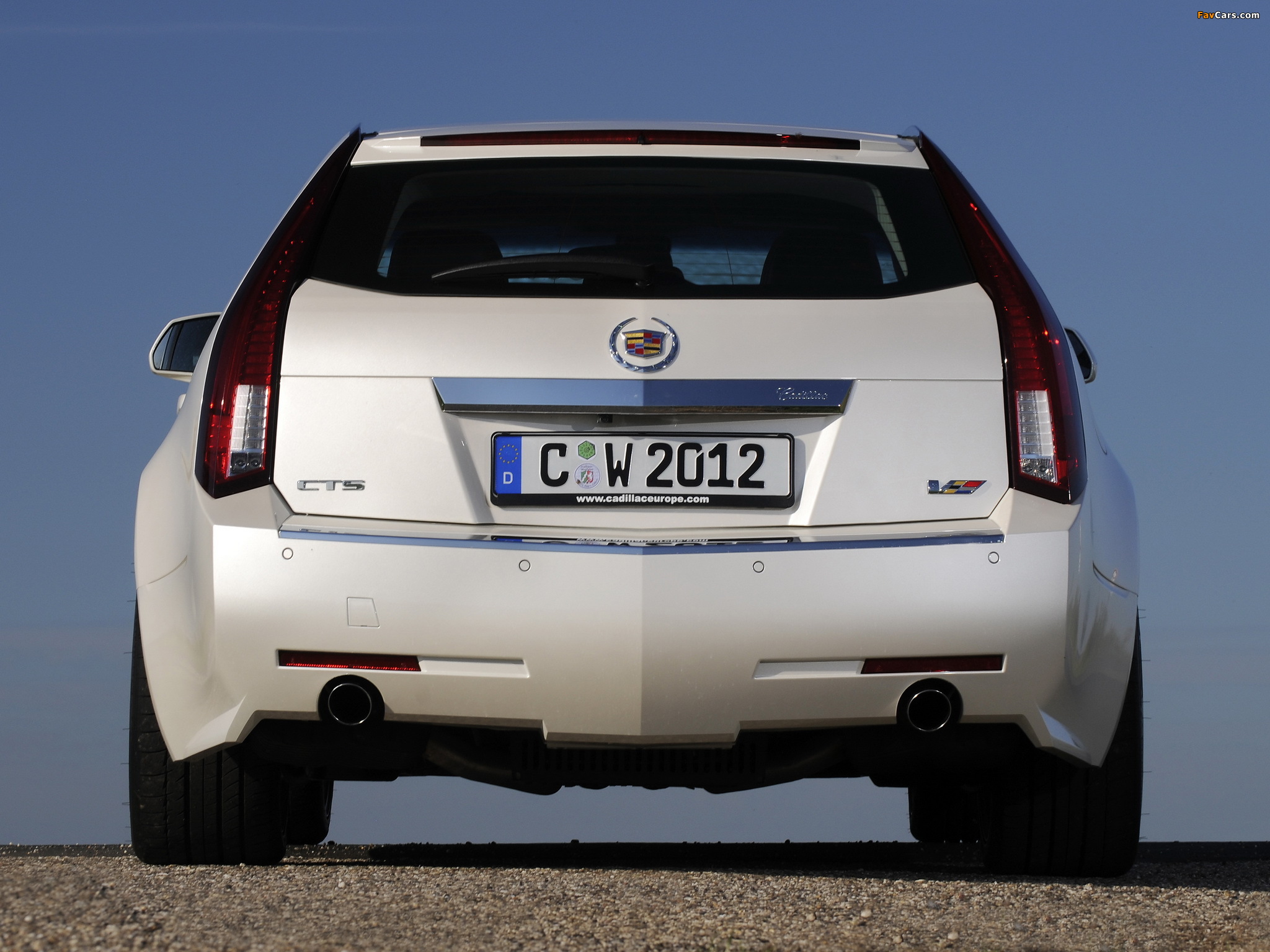 Photos of Cadillac CTS-V Sport Wagon EU-spec 2010 (2048 x 1536)