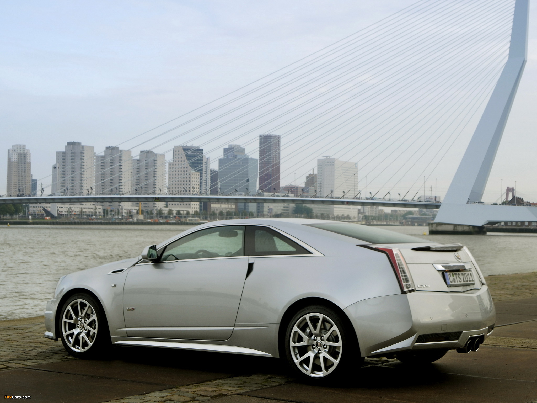 Pictures of Cadillac CTS-V Coupe EU-spec 2010 (2048 x 1536)