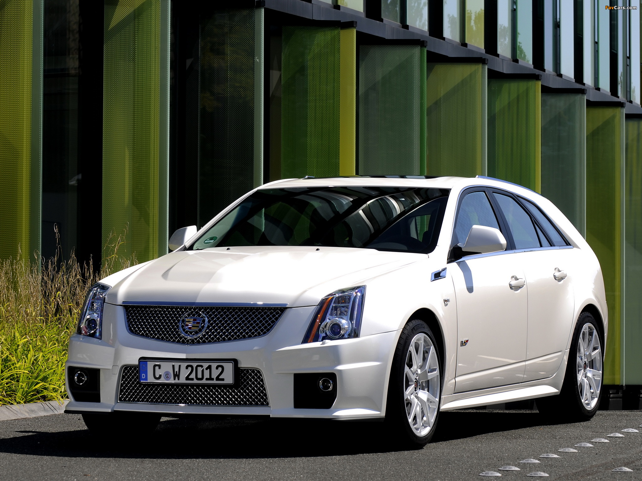 Pictures of Cadillac CTS-V Sport Wagon EU-spec 2010 (2048 x 1536)