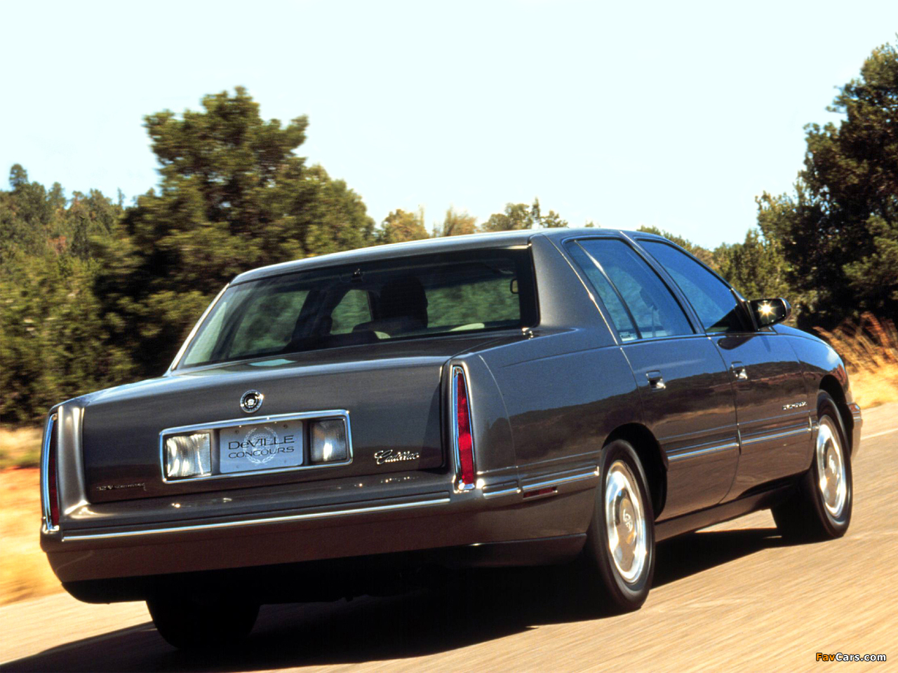 Cadillac DeVille Concours 1997–99 images (1280 x 960)