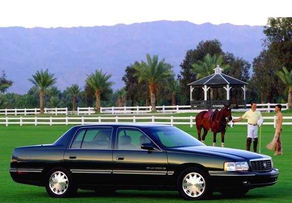 Cadillac DeVille Concours 1997–99 images