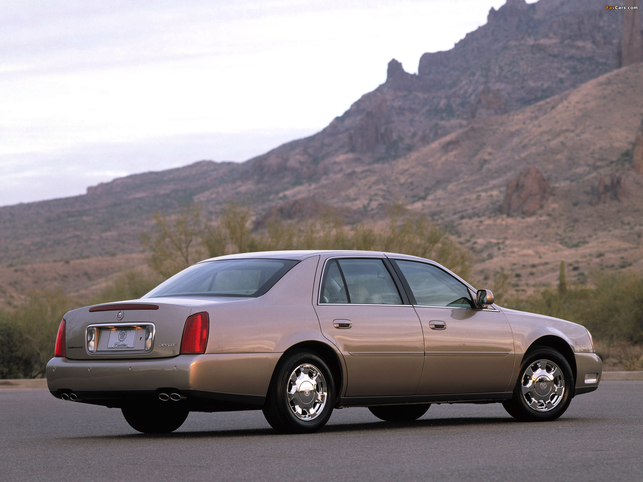 Cadillac DeVille 2000–05 images (2048 x 1536)