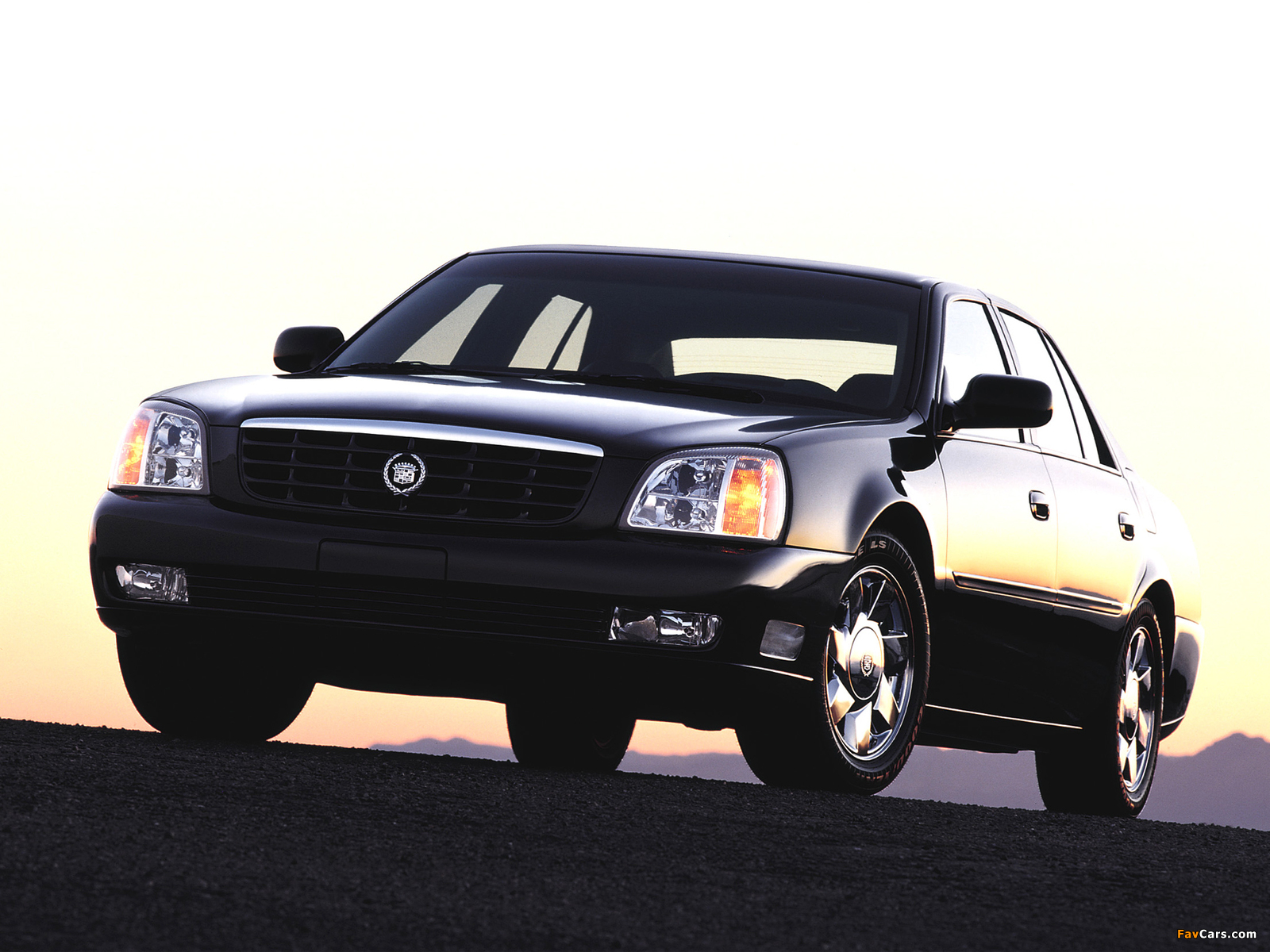 Cadillac DeVille DTS 2000–05 wallpapers (1600 x 1200)
