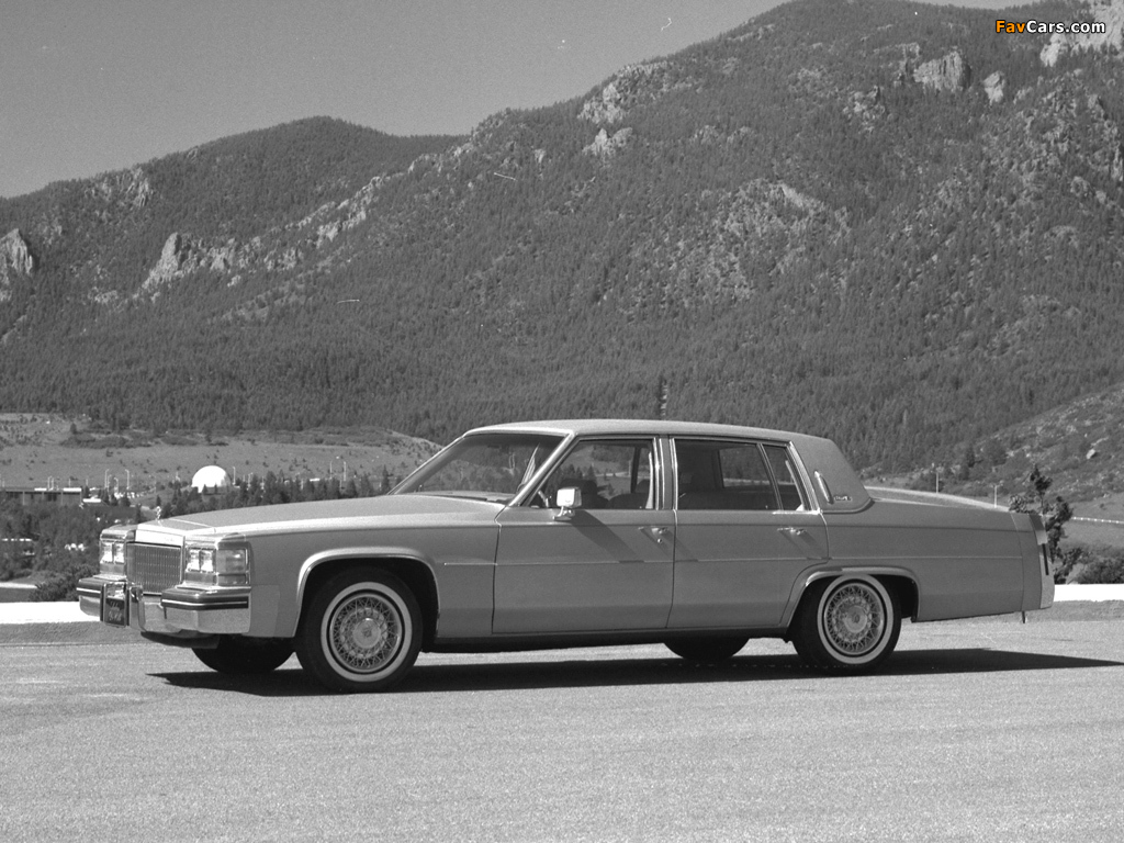 Images of Cadillac Sedan de Ville 1980–84 (1024 x 768)