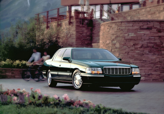 Images of Cadillac DeVille 1997–99