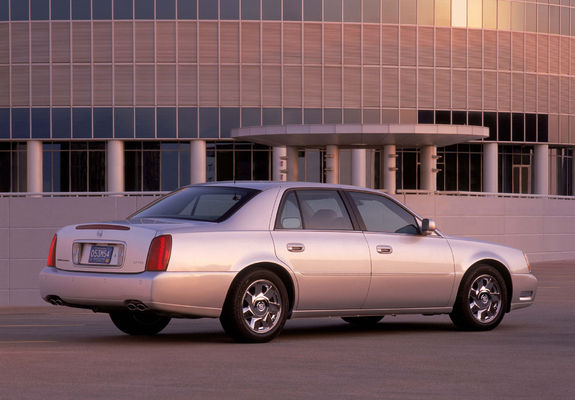 Images of Cadillac DeVille DTS 2000–05