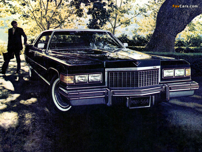 Photos of Cadillac Sedan de Ville (D49) 1976 (800 x 600)