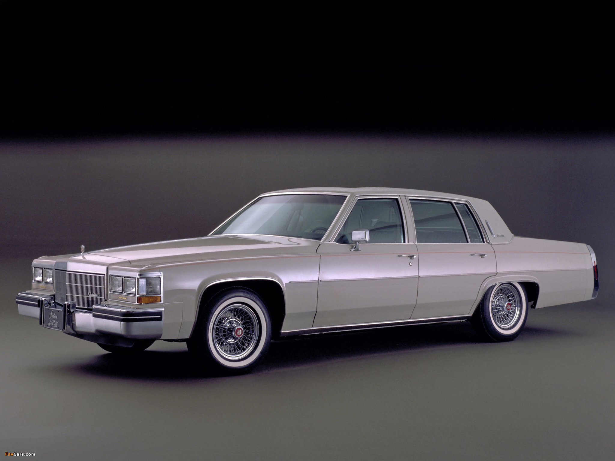Photos of Cadillac Sedan de Ville 1980–84 (2048 x 1536)