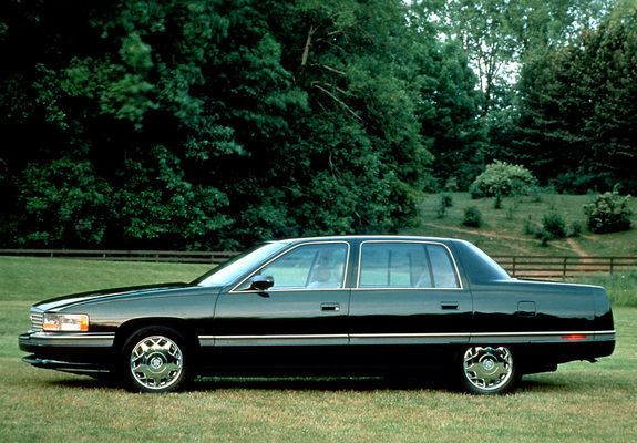 Photos of Cadillac DeVille Concours 1994–96