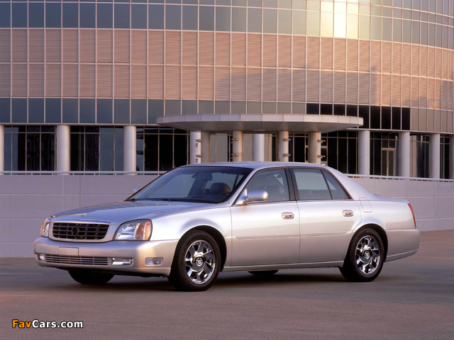 Photos of Cadillac DeVille DTS 2000–05 (640 x 480)