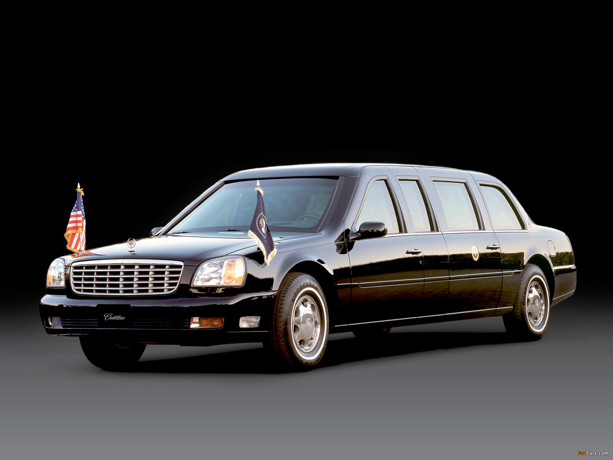 Photos of Cadillac DeVille Presidential Limousine 2001 (2048 x 1536)