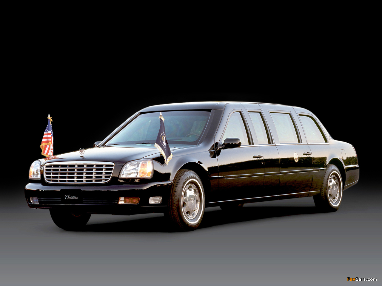 Photos of Cadillac DeVille Presidential Limousine 2001 (1280 x 960)