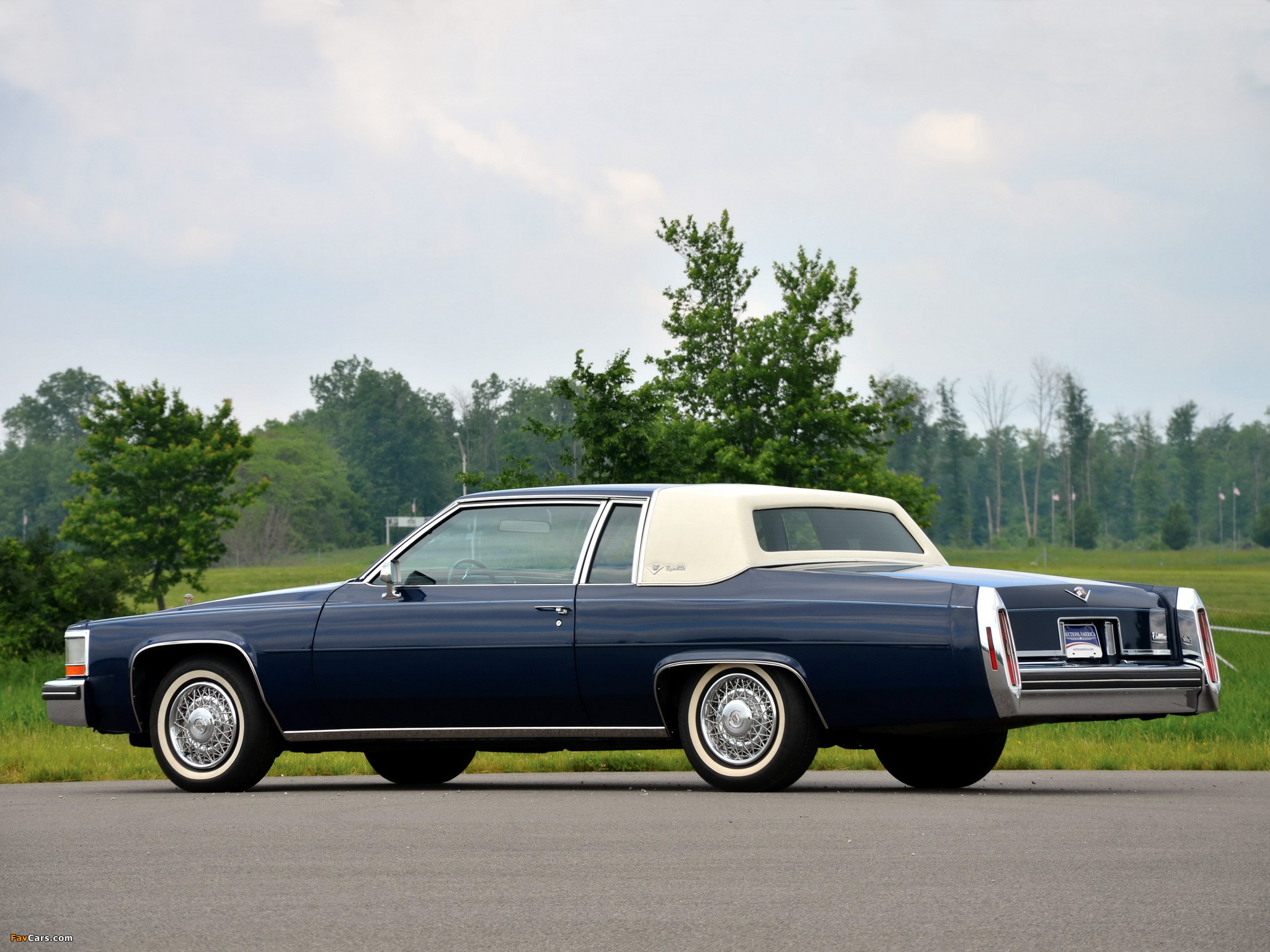Pictures of Cadillac Coupe de Ville 1980–84 (2048 x 1536)