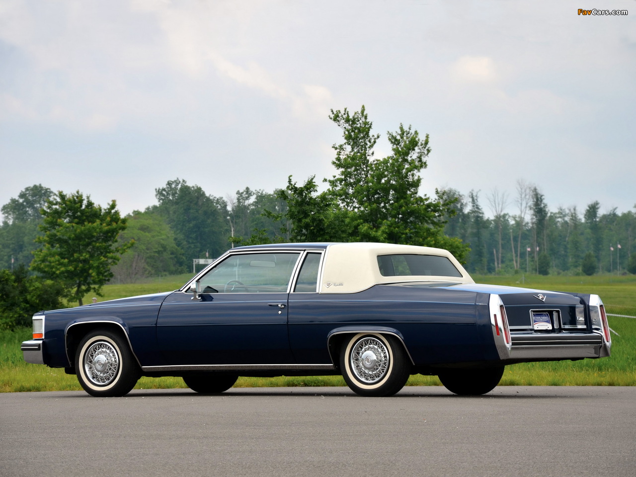 Pictures of Cadillac Coupe de Ville 1980–84 (1280 x 960)