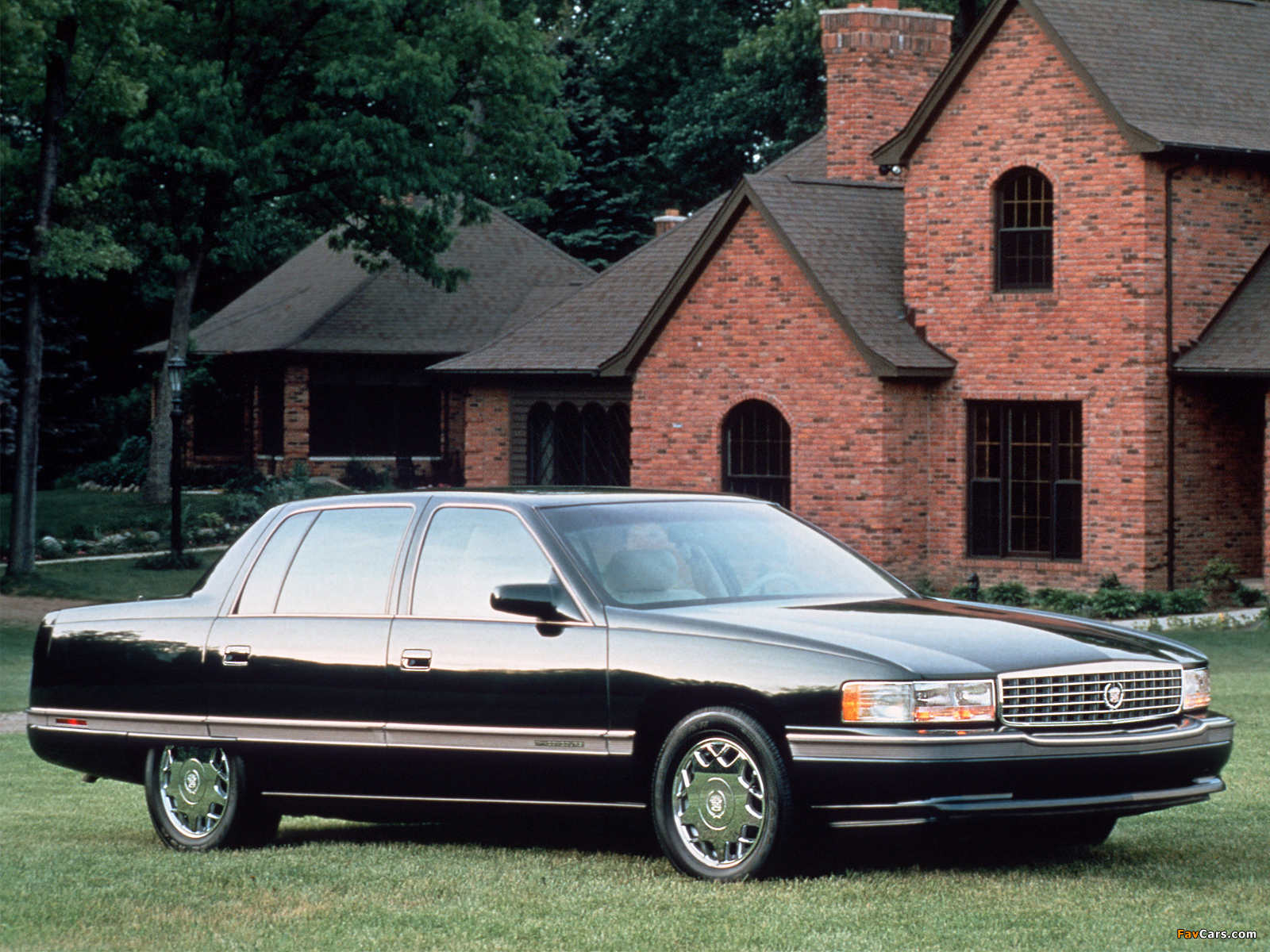 Pictures of Cadillac DeVille Concours 1994–96 (1600 x 1200)