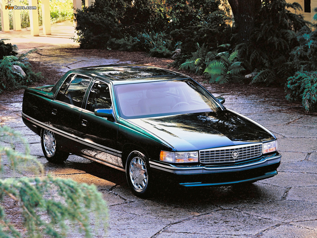 Pictures of Cadillac DeVille Concours 1994–96 (1024 x 768)