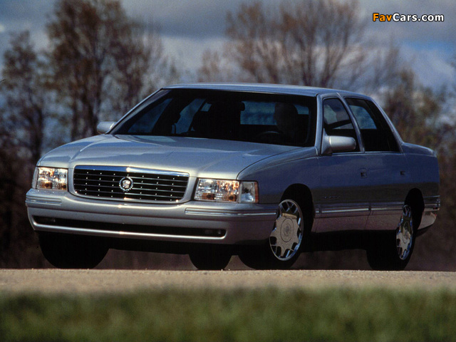 Pictures of Cadillac DeVille Concours 1997–99 (640 x 480)