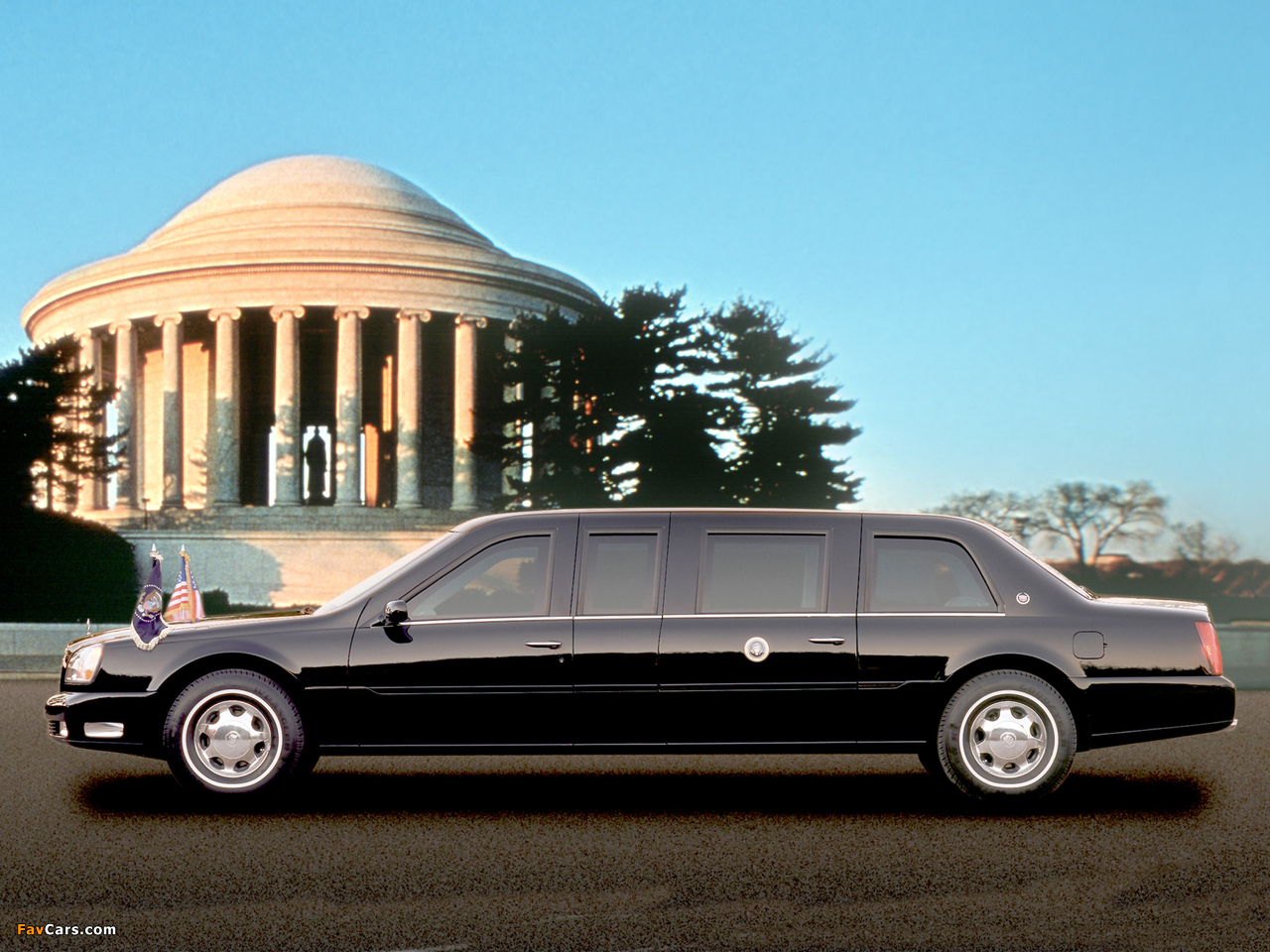 Cadillac DeVille Presidential Limousine 2001 wallpapers (1280 x 960)