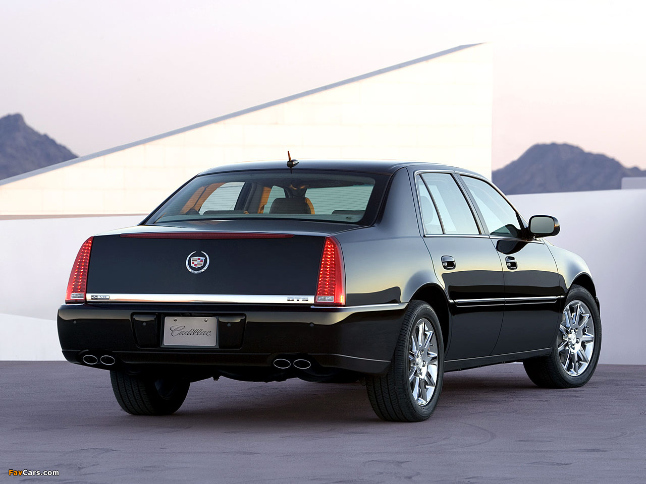 Cadillac DTS 2005–11 images (1280 x 960)